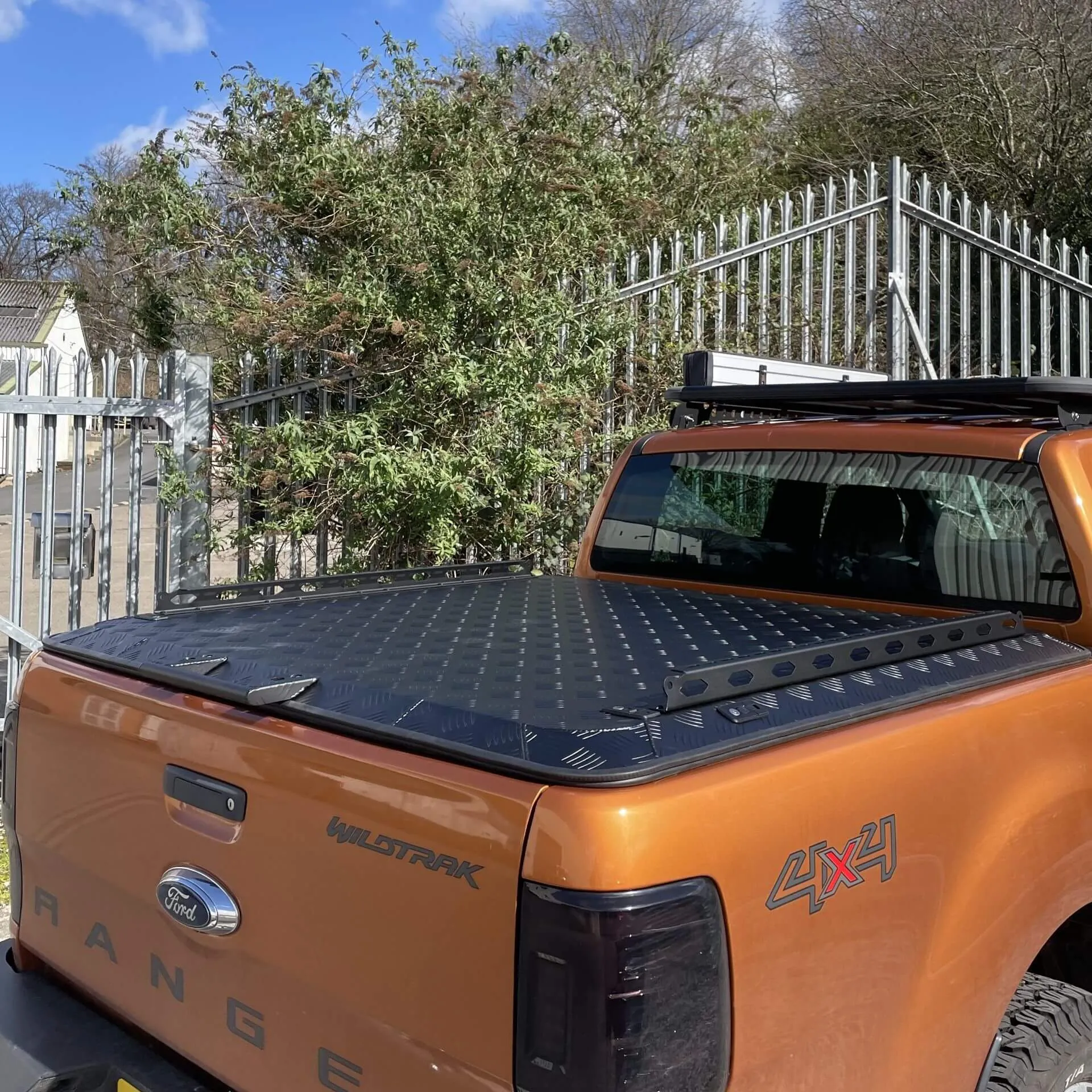 Black Aluminium Flat Tonneau Cover for Toyota Hilux 2016 