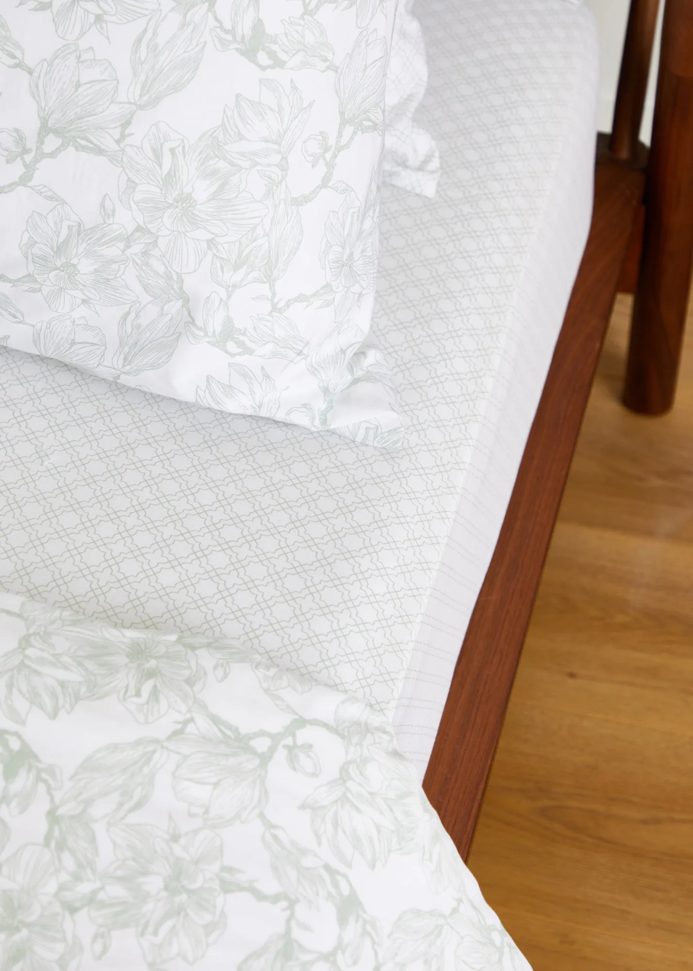 Foxford Sage Trellis Fitted Sheet